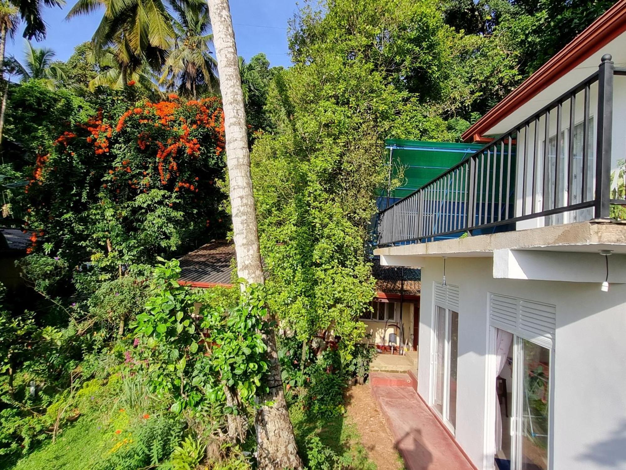Squirrel'S Nest Hotel Kandy Kültér fotó